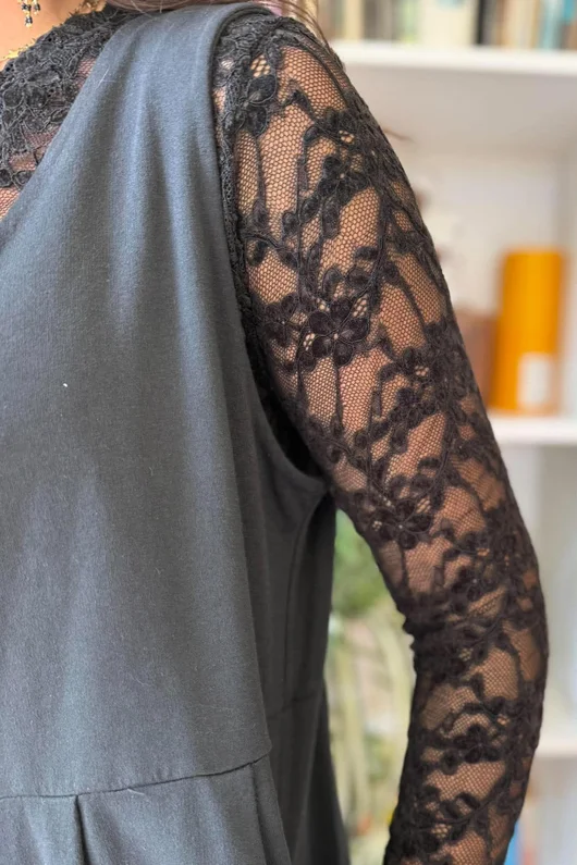 Lace Body Skim Top Black